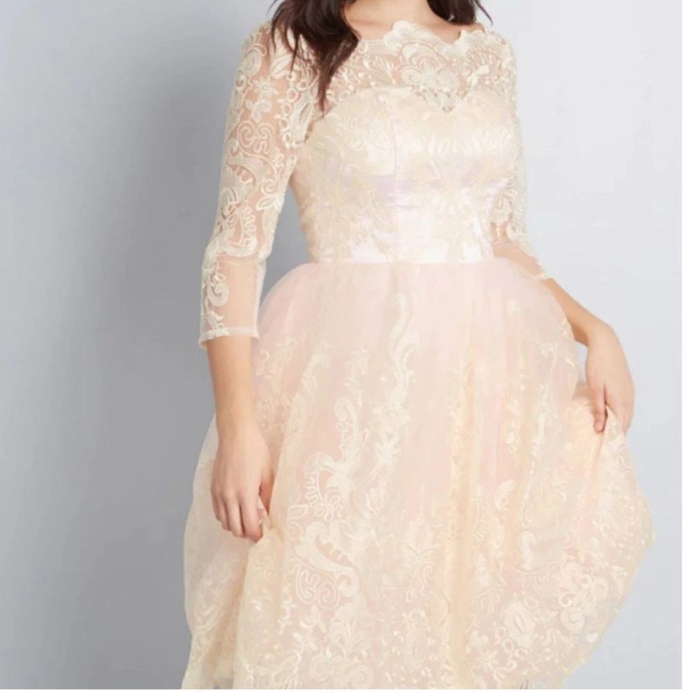 Chi Chi London Gilded Grace Lace Dress NWT